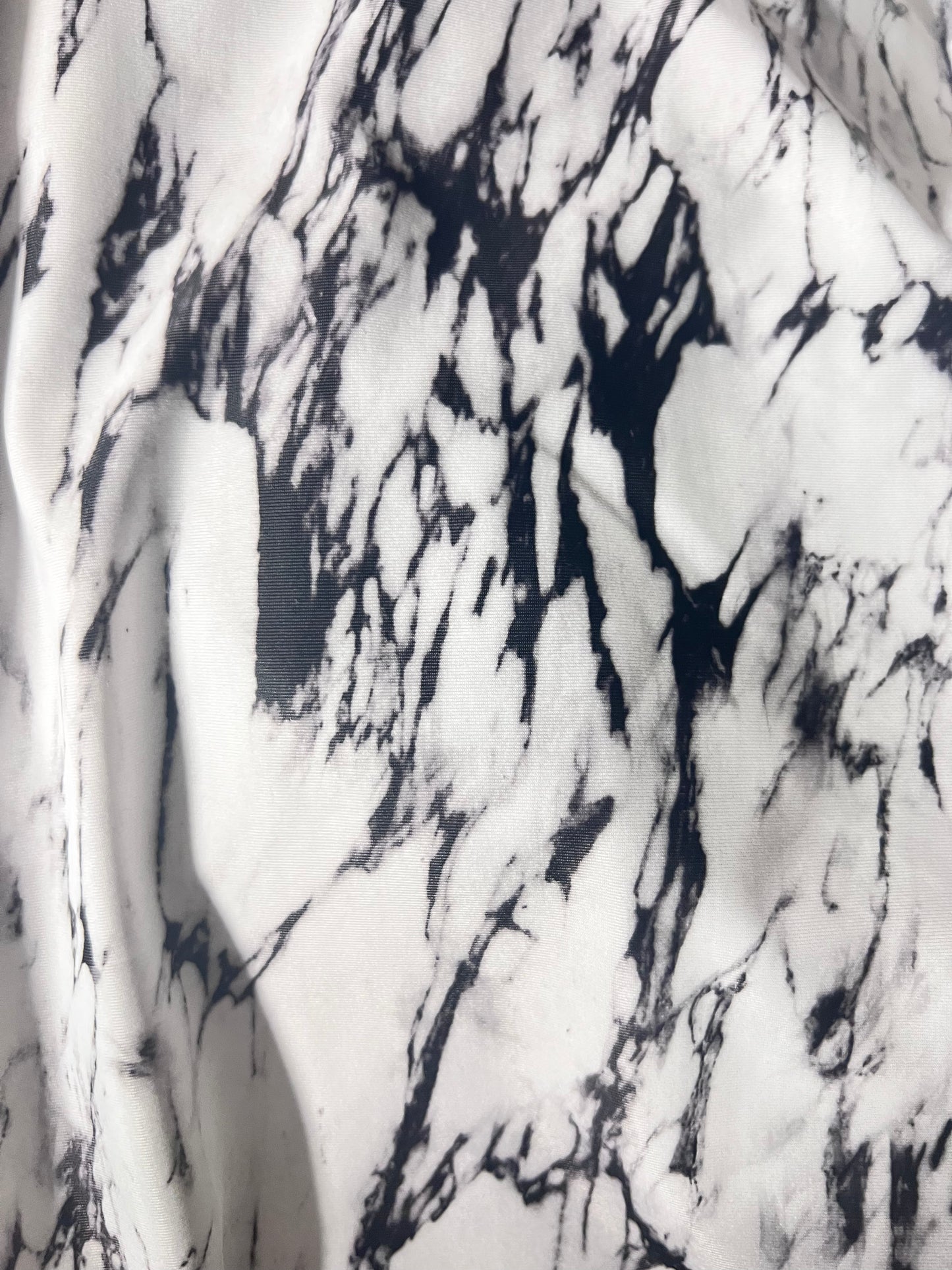 Black/White Marbol